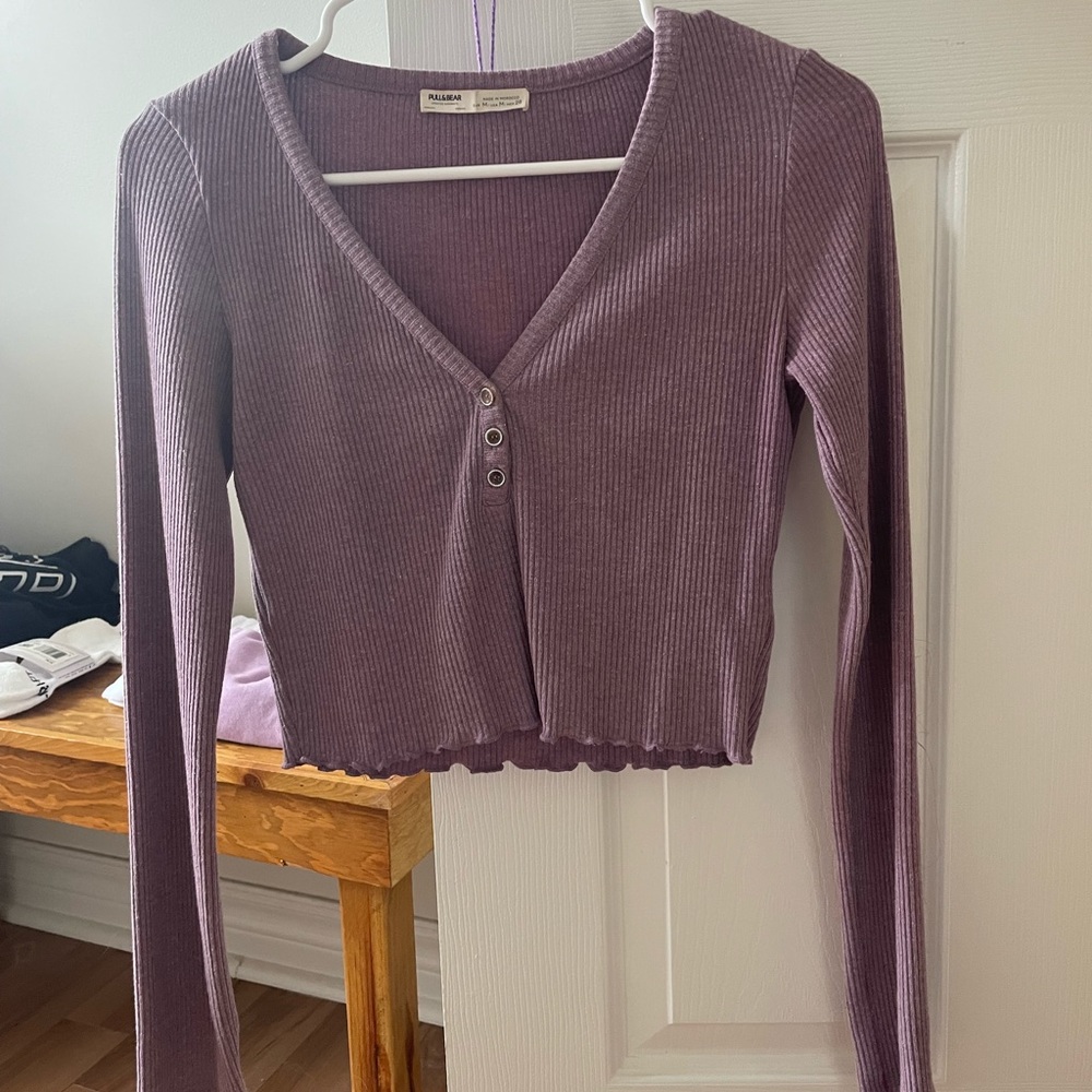 $25 Pull&Bear long sleeve top size Medium